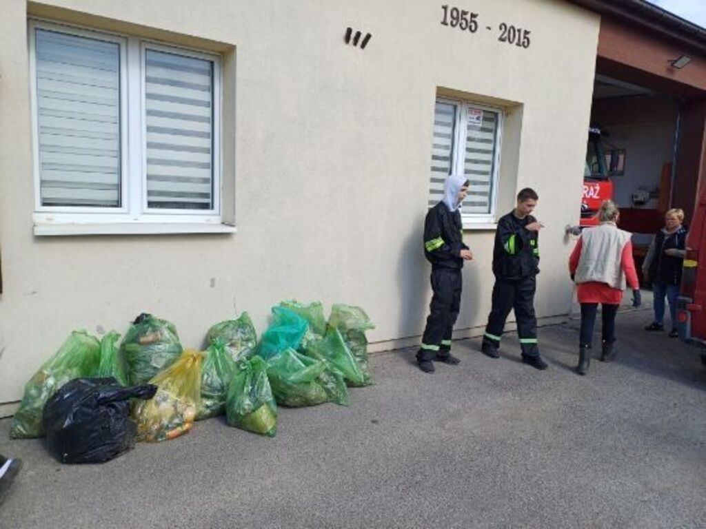 
                                                    Wspólne sprzątanie cz. II
                                                