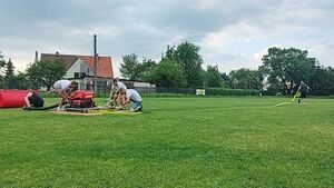 Strażacy przygotowują się do zawodów strażackich