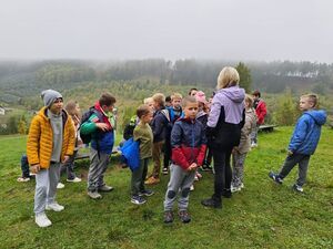 Uczniowie podróżują z klasą