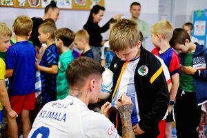 Patryk Klimala z wizytą w SP Żarów