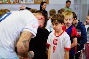 Patryk Klimala z wizytą w SP Żarów