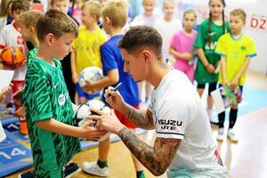 Patryk Klimala z wizytą w SP Żarów