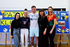 Patryk Klimala z wizytą w SP Żarów