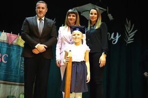 Pasowanie pierwszoklasistów w SP Żarów