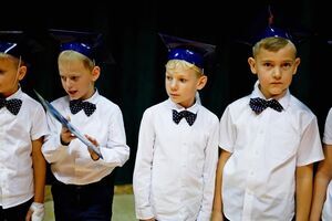 Pasowanie pierwszoklasistów w SP Żarów