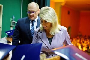 Pasowanie pierwszoklasistów w SP Żarów
