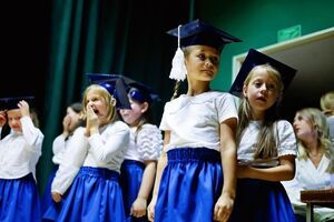 Pasowanie pierwszoklasistów w SP Żarów