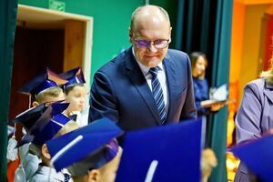 Pasowanie pierwszoklasistów w SP Żarów