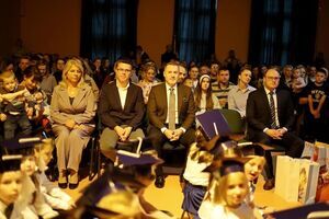 Pasowanie pierwszoklasistów w SP Żarów