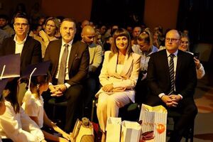 Pasowanie pierwszoklasistów w SP Żarów