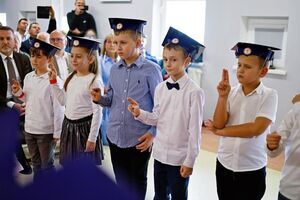 Ślubowanie i pasowanie na ucznia w SP Zastruże