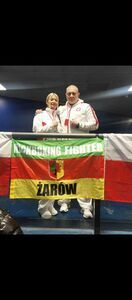 Zawodnicy Kickboxing Fighter Żarów z medalami Mistrzostw Świata