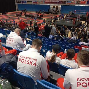 Zawodnicy Kickboxing Fighter Żarów z medalami Mistrzostw Świata