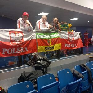 Zawodnicy Kickboxing Fighter Żarów z medalami Mistrzostw Świata