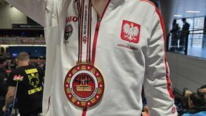 Zawodnicy Kickboxing Fighter Żarów z medalami Mistrzostw Świata