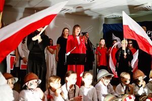 Wieczornica Patriotyczna dla Niepodległej w SP Żarów