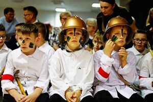 Wieczornica Patriotyczna dla Niepodległej w SP Żarów