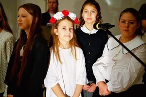 Wieczornica Patriotyczna dla Niepodległej w SP Żarów