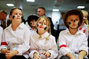 Wieczornica Patriotyczna dla Niepodległej w SP Żarów