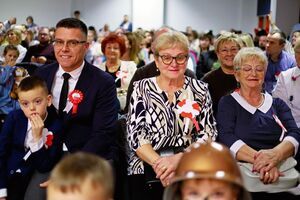 Wieczornica Patriotyczna dla Niepodległej w SP Żarów