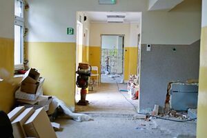 Kolejny etap prac przy termomodernizacji budynku SP Żarów
