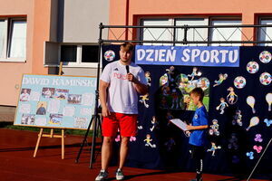 Mistrz Dawid Kamiński na Dniu Sportu w SP Żarów