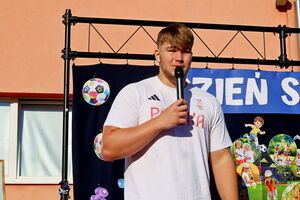 Mistrz Dawid Kamiński na Dniu Sportu w SP Żarów