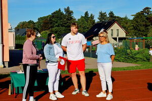 Mistrz Dawid Kamiński na Dniu Sportu w SP Żarów