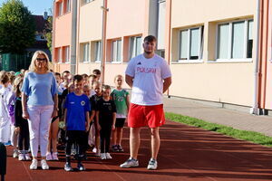 Mistrz Dawid Kamiński na Dniu Sportu w SP Żarów
