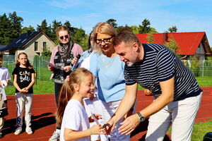 Mistrz Dawid Kamiński na Dniu Sportu w SP Żarów