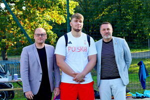 Mistrz Dawid Kamiński na Dniu Sportu w SP Żarów