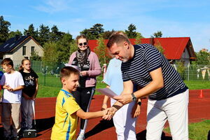 Mistrz Dawid Kamiński na Dniu Sportu w SP Żarów