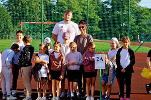 Mistrz Dawid Kamiński na Dniu Sportu w SP Żarów