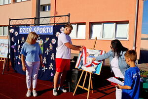 Mistrz Dawid Kamiński na Dniu Sportu w SP Żarów