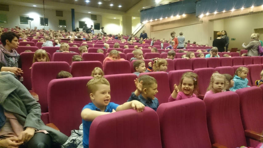 Wyjazd do teatru gr. II i III