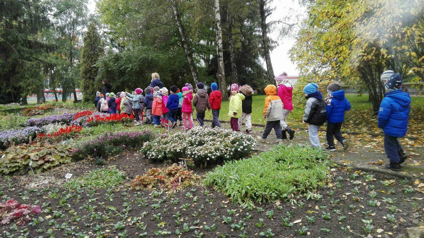 Przedszkolaki z Nasutowa w Ogrodzie Botanicznym