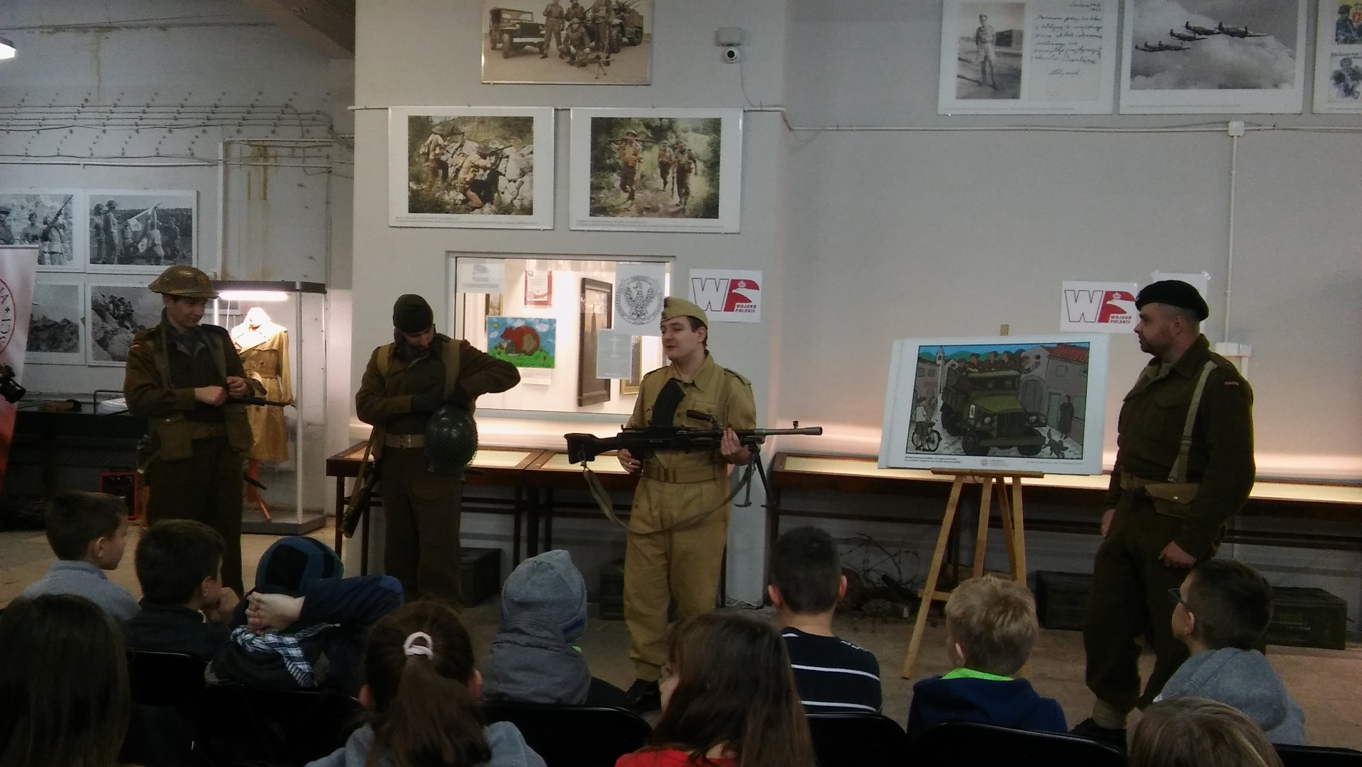 Lekcja patriotyczna w Muzeum Polskich Sił Zbrojnych