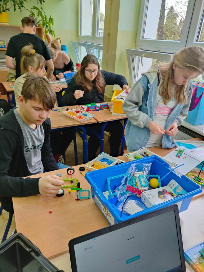 Projekt edukacyjny "Laboratoria przyszłości"