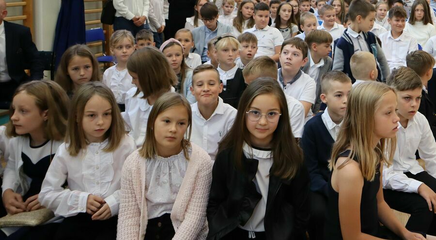 Uczniowie klasy czwartej weszli w drugi etap nauczania