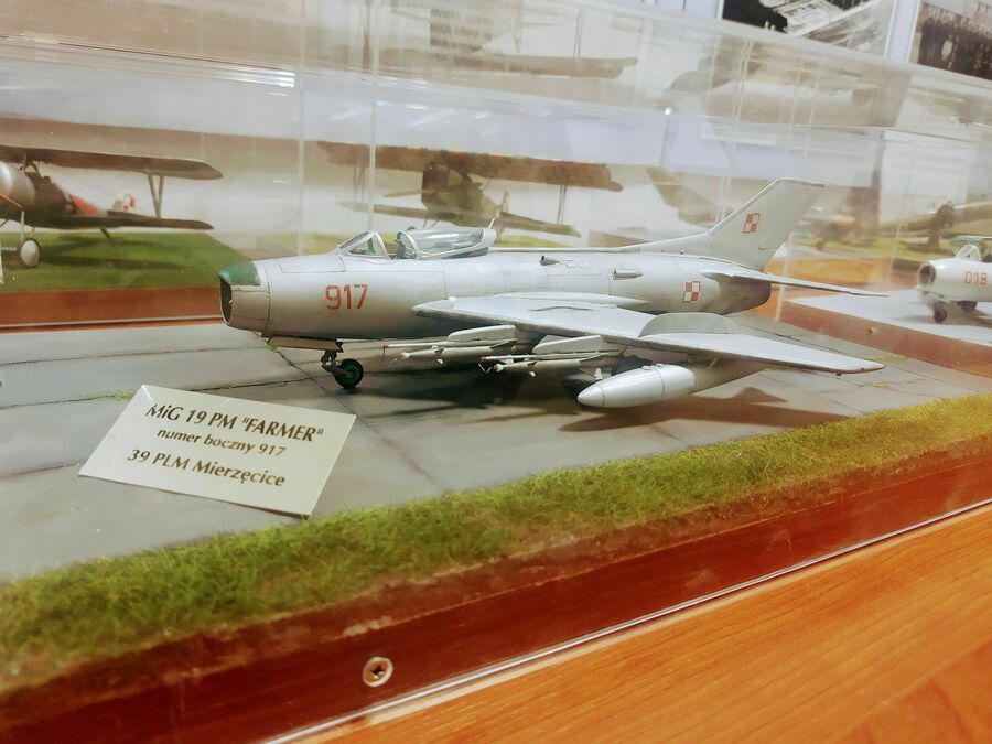 MODEL SAMOLOTU MIG19