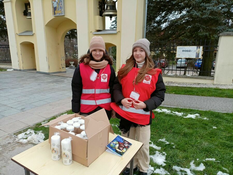 Basia i Dominika czekają na parafian