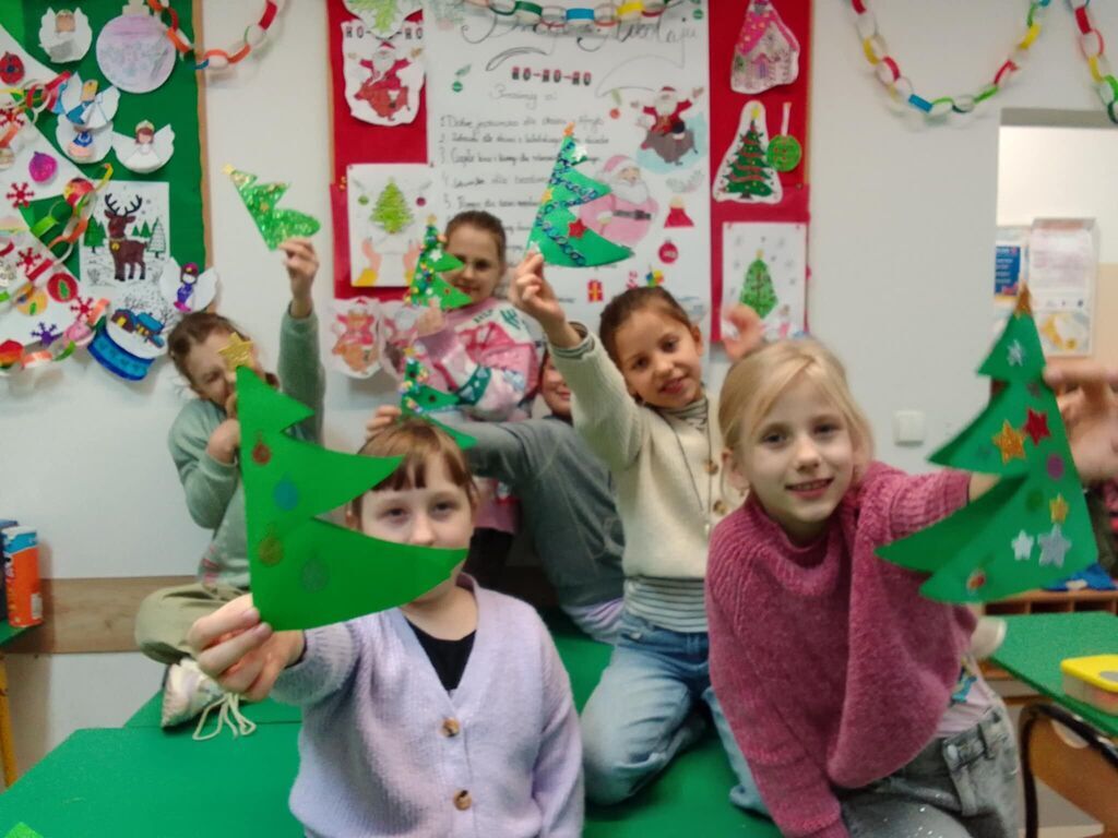 MIKOŁAJKI I PRZYGOTOWANIA ŚWIĄTECZNE W NASZEJ ŚWIETLICY