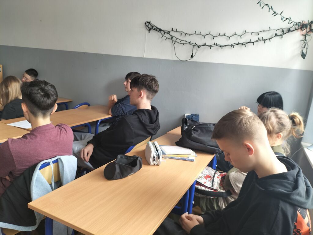 ZAJĘCIA INFORMACYJNO - EDUKACYJNE DLA UCZNIÓW KL. VIII SP