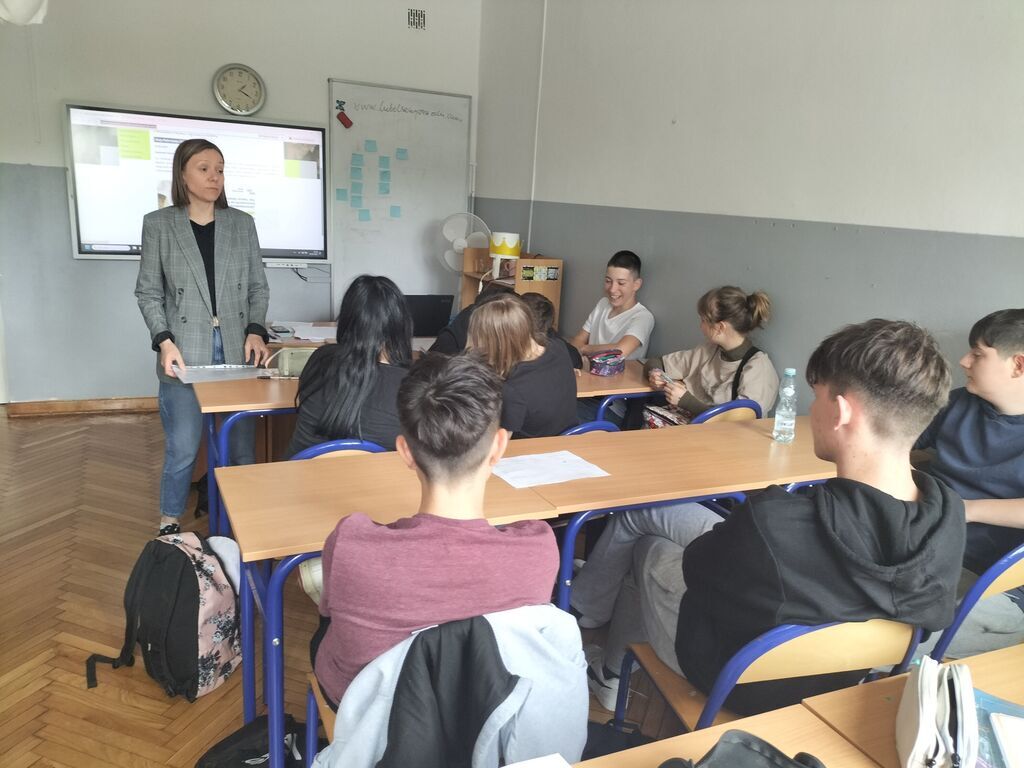 ZAJĘCIA INFORMACYJNO - EDUKACYJNE DLA UCZNIÓW KL. VIII SP