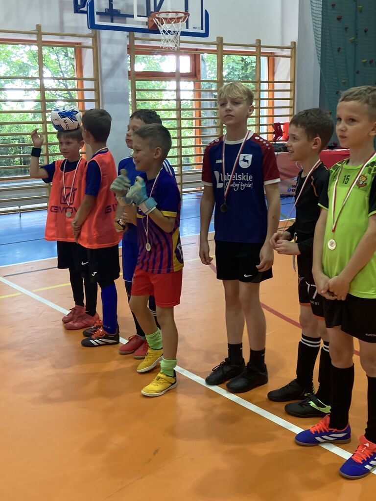 I MIEJSCE W TURNIEJU PIŁKI NOŻNEJ “SKRZACIK”