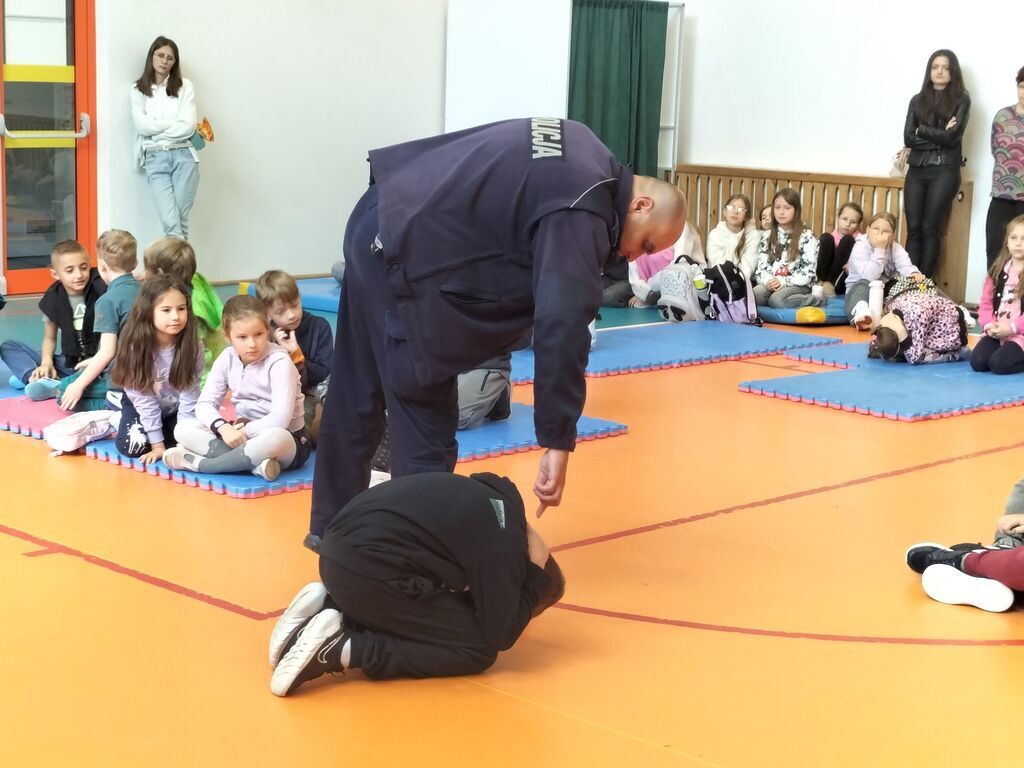 SPOTKANIE Z FUNKCJONARIUSZAMI POLICJI