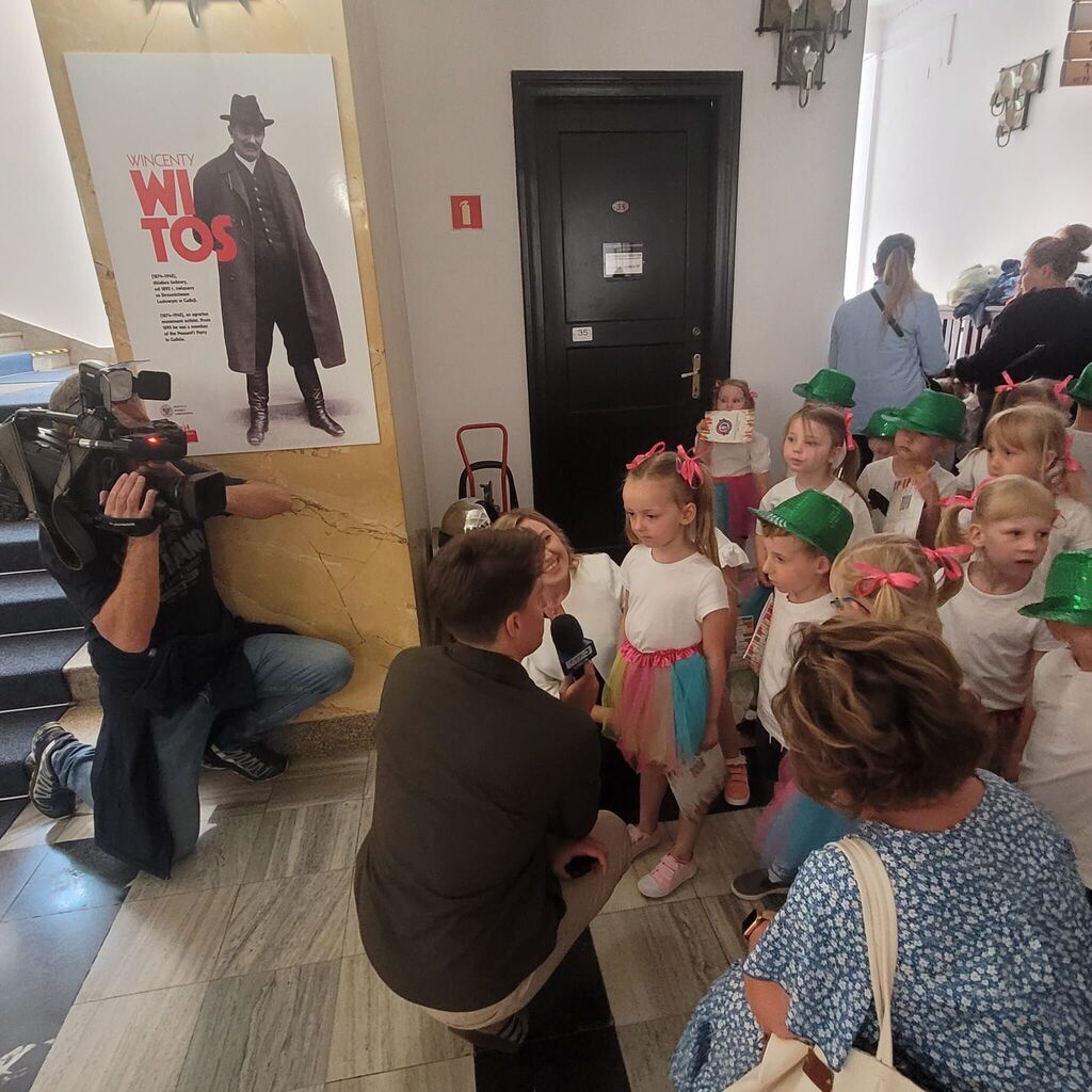 PRZEDSZKOLAK W ŚWIECIE DWUJĘZYCZNOŚCI