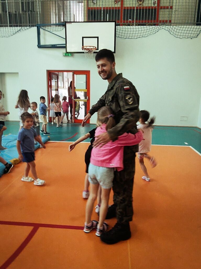 PRELEKCJA ŻOŁNIERZY WOJSKA POLSKIEGO W PRZEDSZKOLU