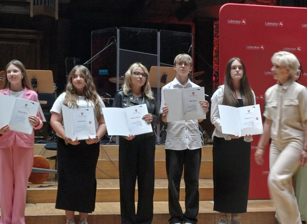 NASZE UCZENNICE STYPENDYSTKAMI WOJEWÓDZTWA LUBELSKIEGO!