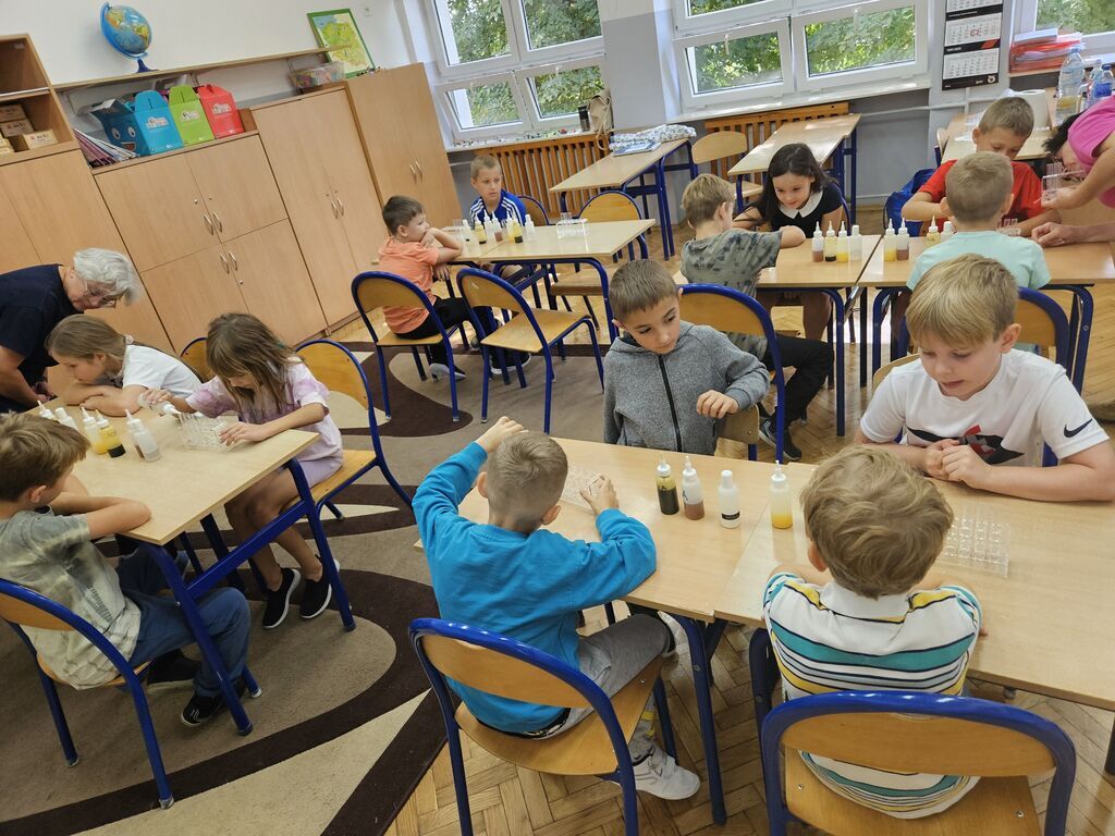 AKADEMIA MŁODEGO NAUKOWCA